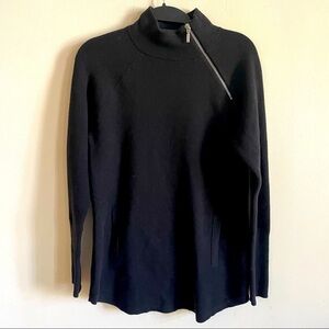 TAHARI Black Zip Neck Mockneck Sweatshirt with Pockets